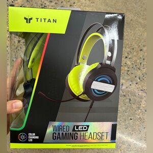 NWT wired LED gaming headset